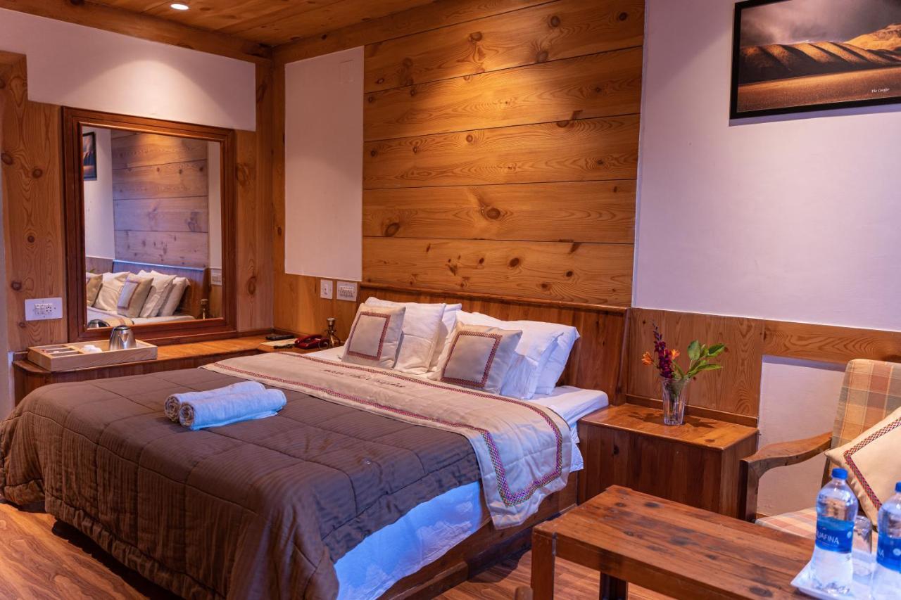 The Conifer Hotell Manāli Exteriör bild