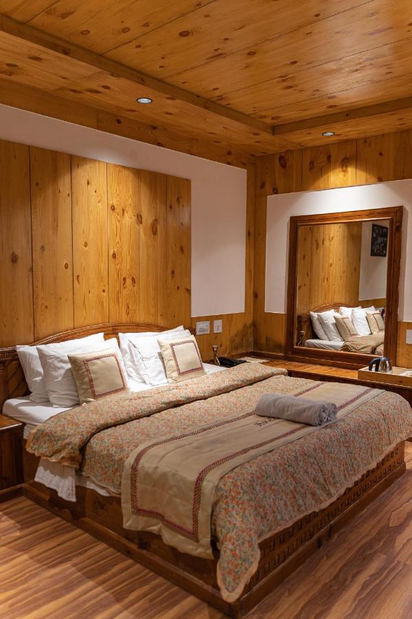 The Conifer Hotell Manāli Exteriör bild