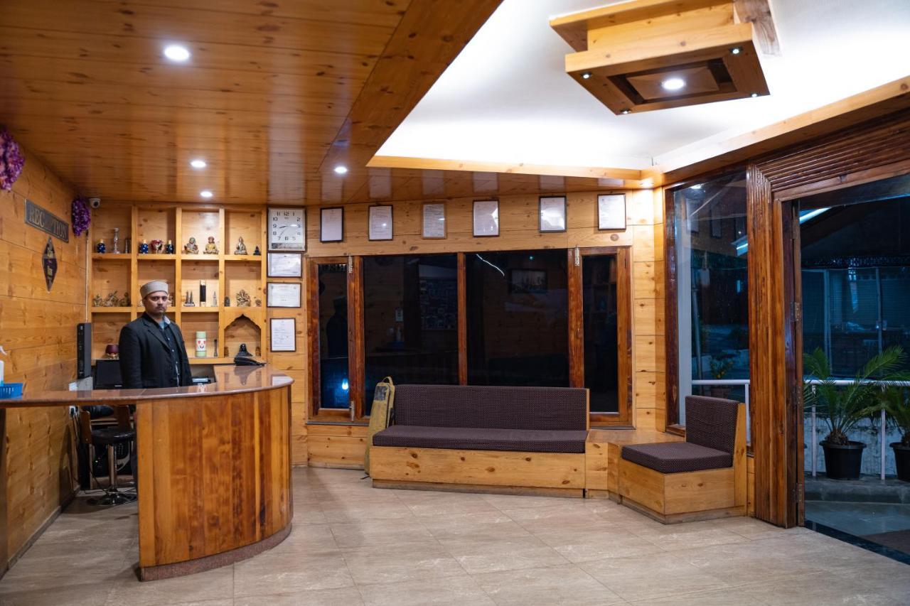 The Conifer Hotell Manāli Exteriör bild