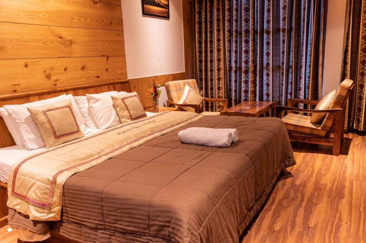 The Conifer Hotell Manāli Exteriör bild
