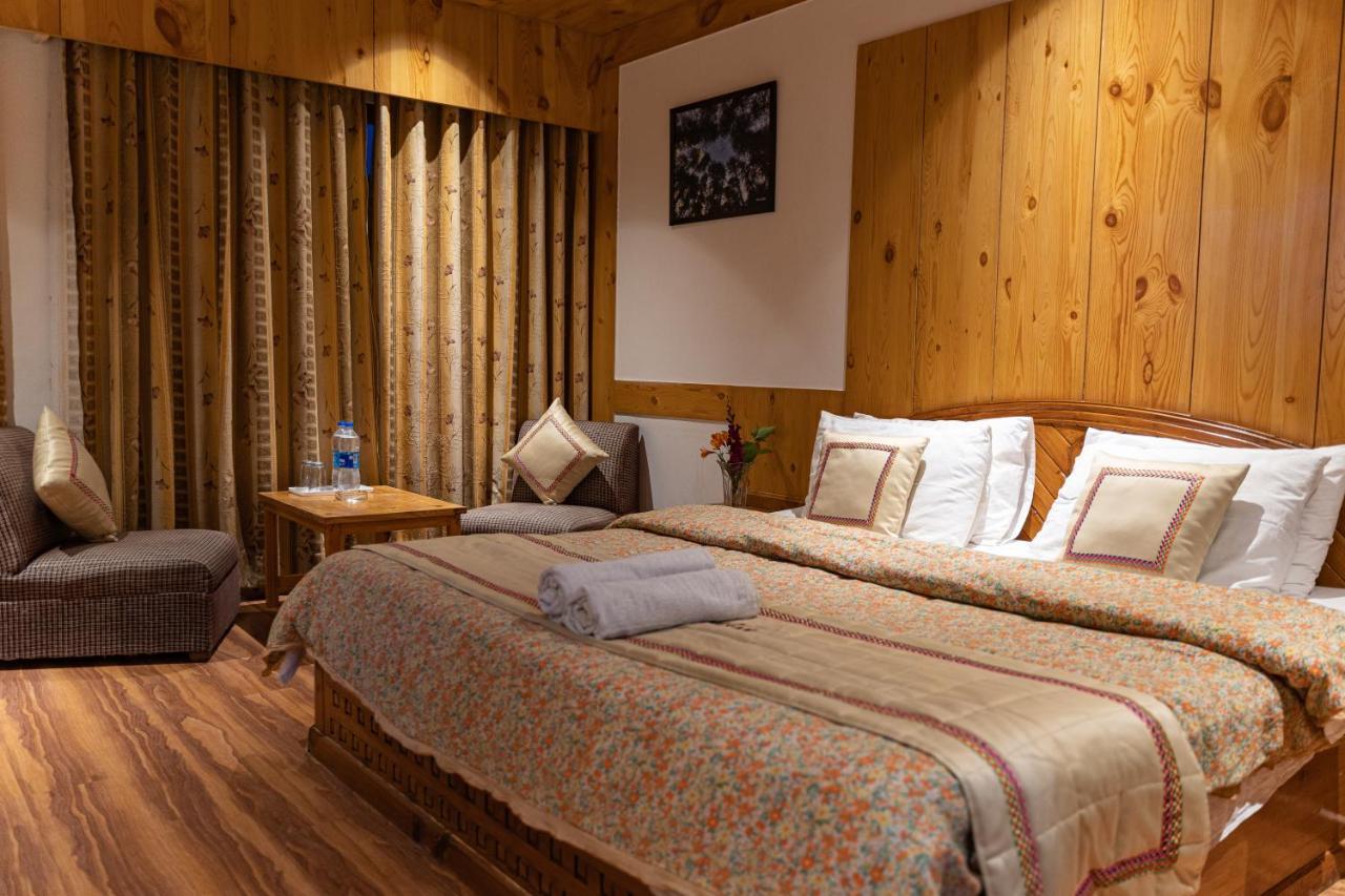 The Conifer Hotell Manāli Exteriör bild