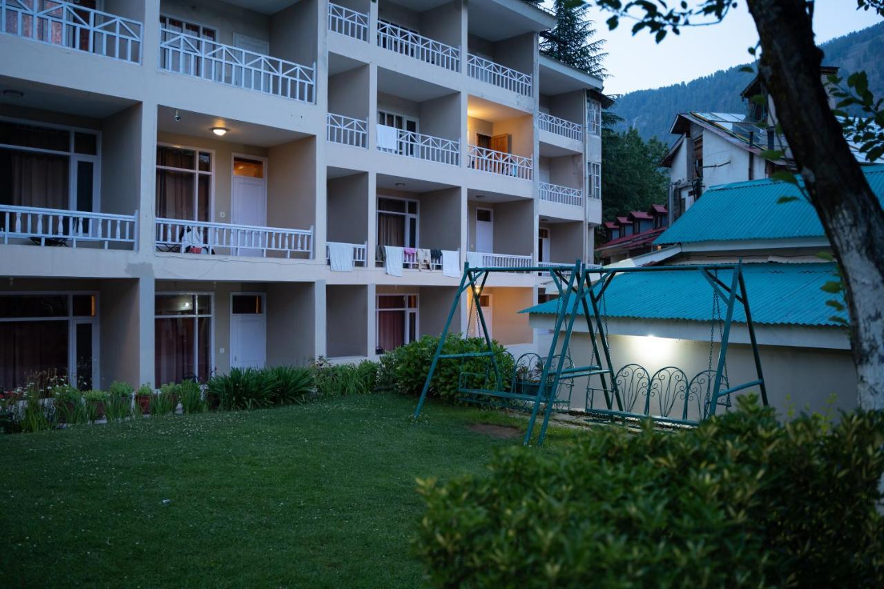 The Conifer Hotell Manāli Exteriör bild