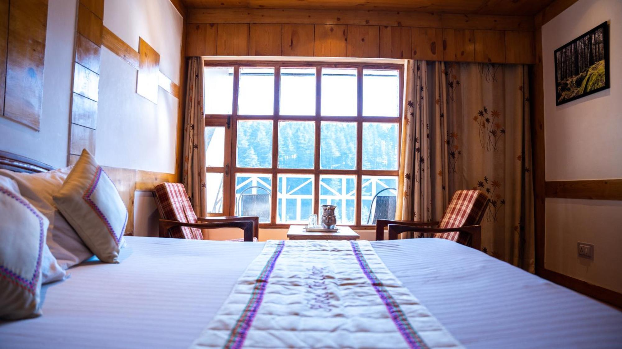 The Conifer Hotell Manāli Exteriör bild