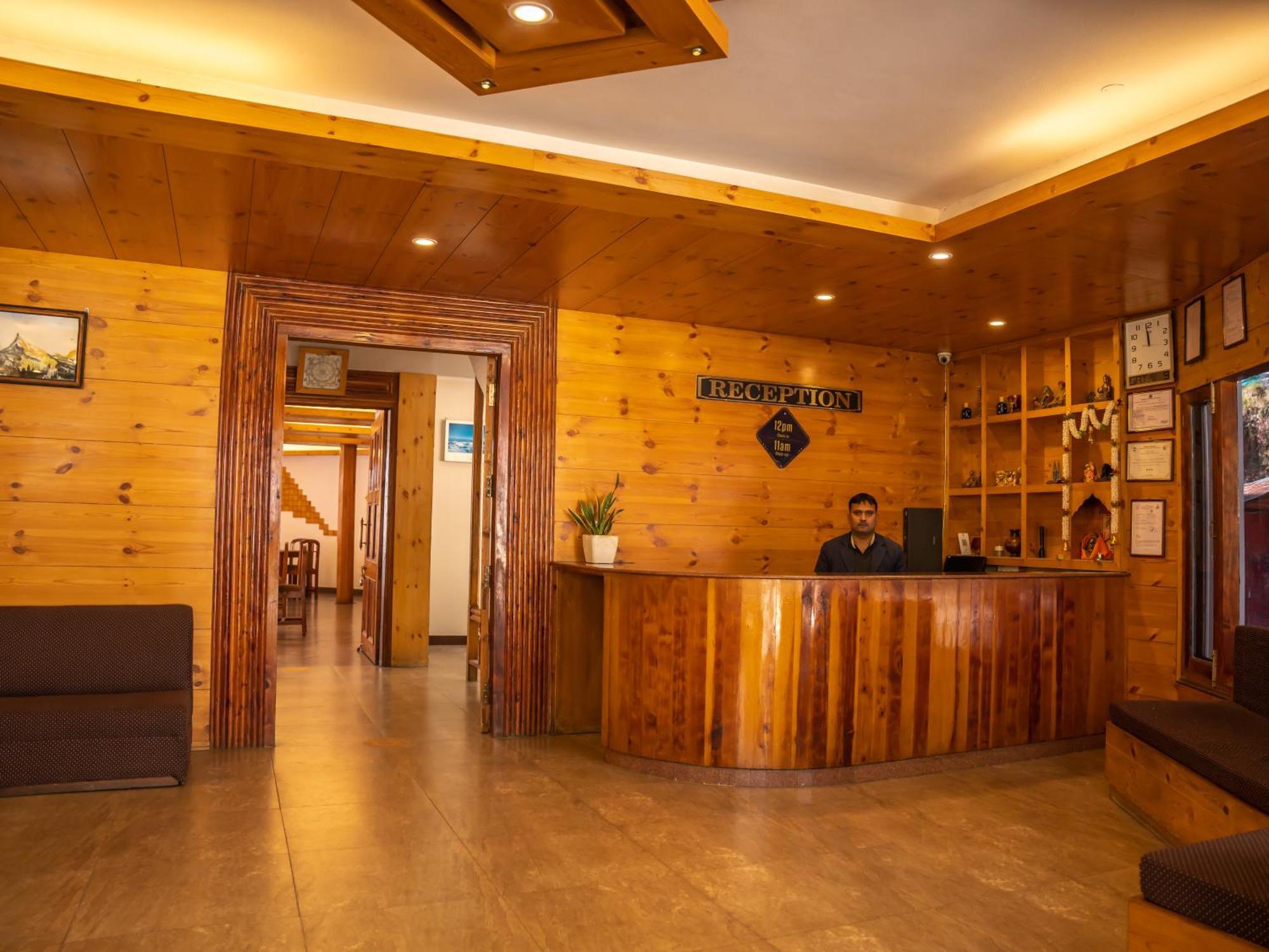 The Conifer Hotell Manāli Exteriör bild