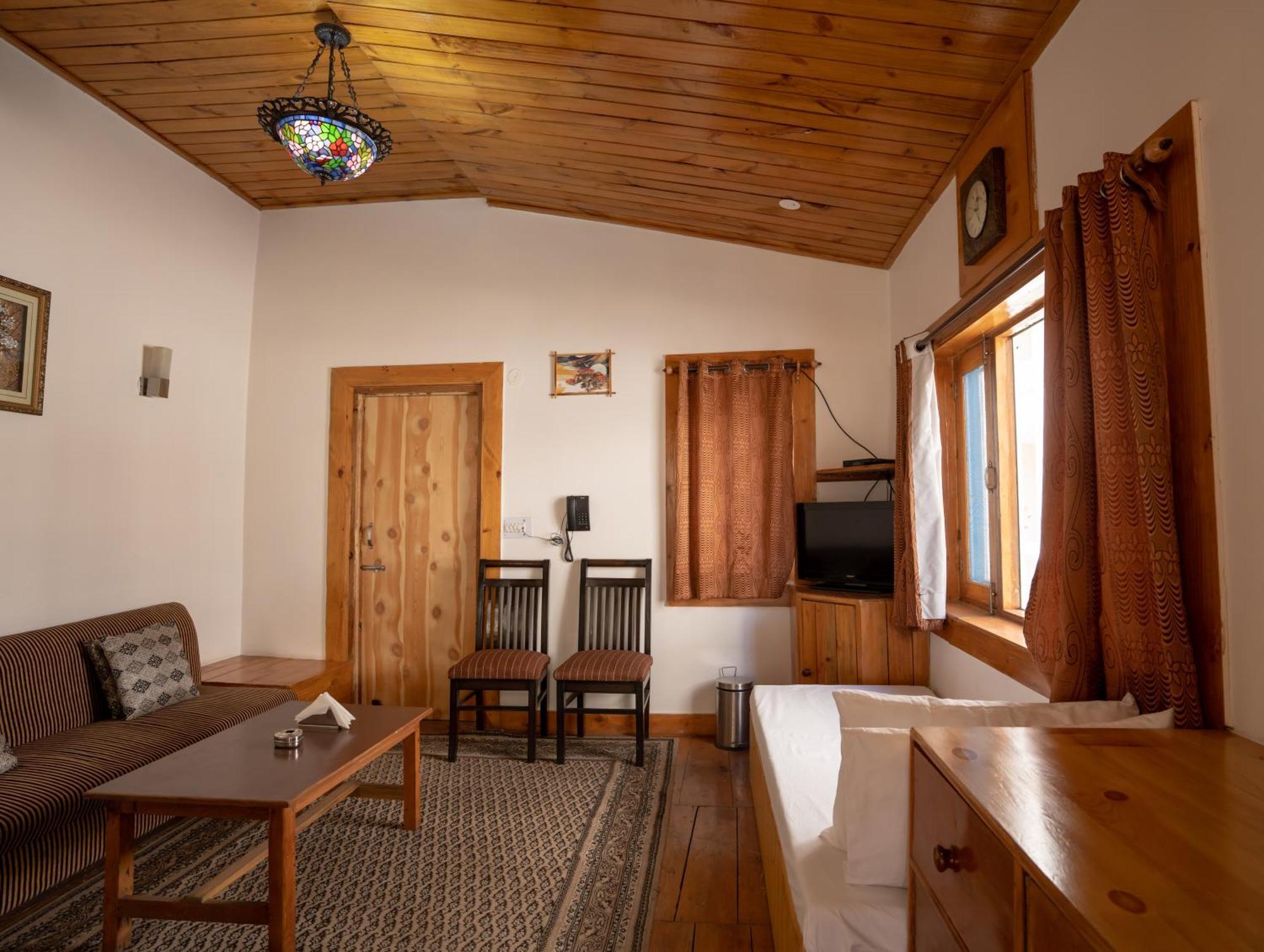 The Conifer Hotell Manāli Exteriör bild