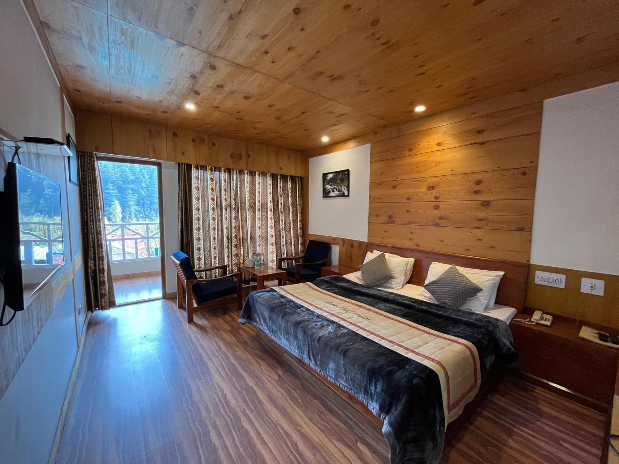 The Conifer Hotell Manāli Exteriör bild