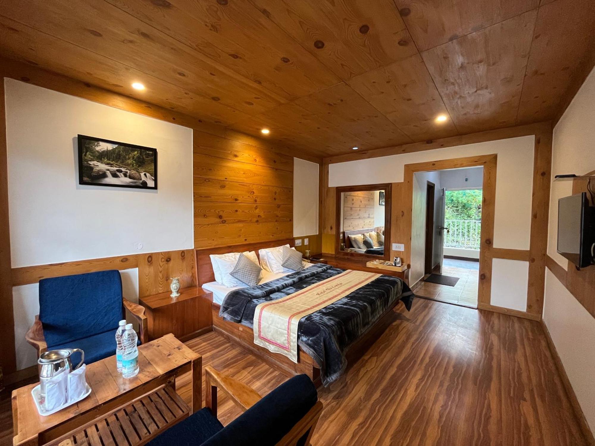 The Conifer Hotell Manāli Exteriör bild
