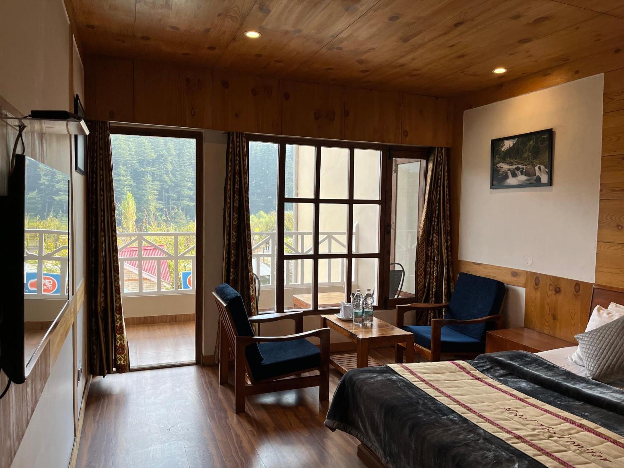 The Conifer Hotell Manāli Exteriör bild