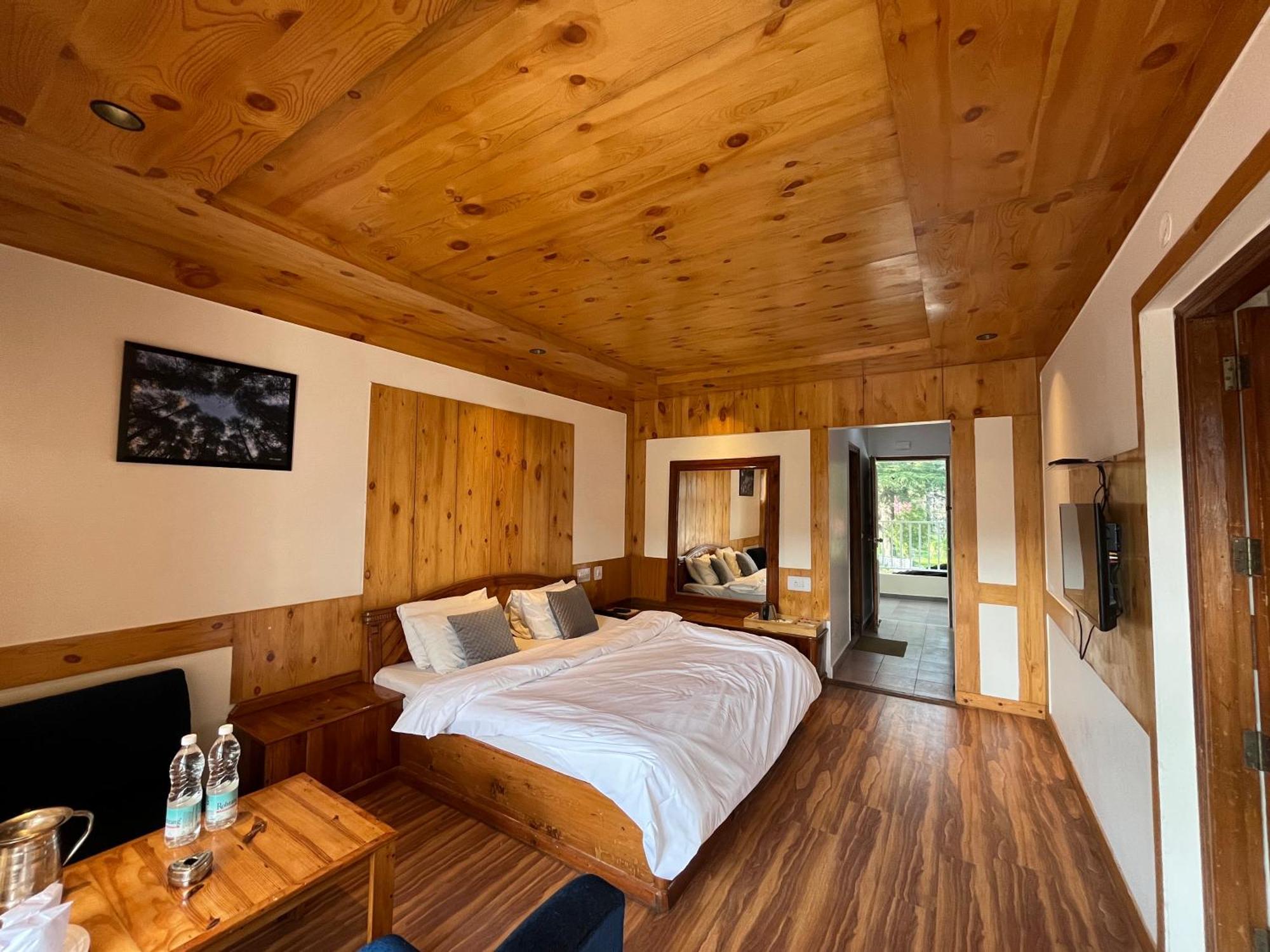 The Conifer Hotell Manāli Exteriör bild